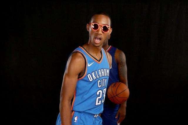 中国男篮苦主 将代表马刺征战NBA夏联，这是要跟徐昕当队友了？